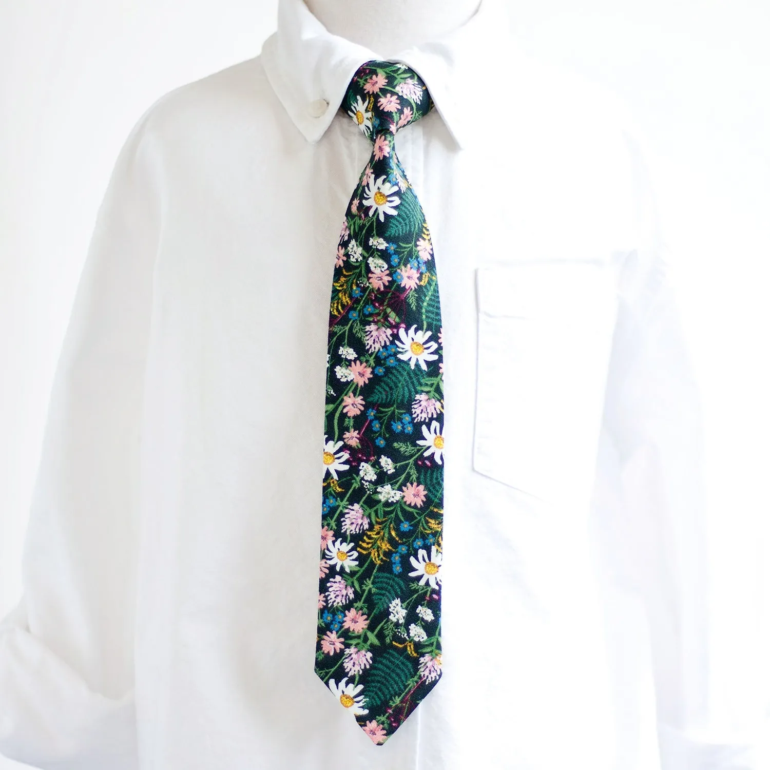 Boy's Bow Tie / Wildflowers In Hunter