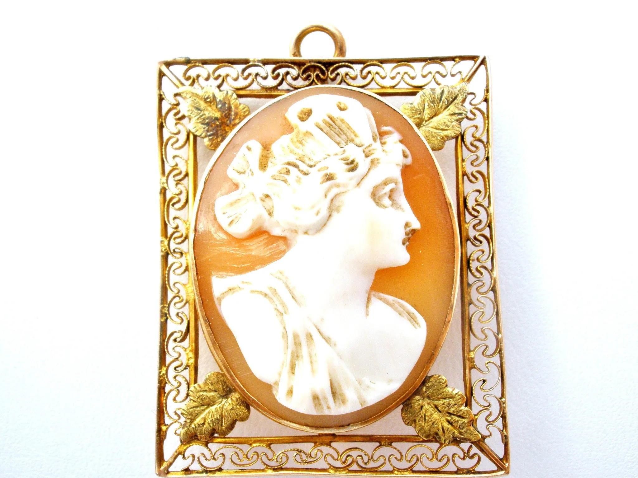 Cameo Pendant Brooch Victorian 10K Yellow Gold