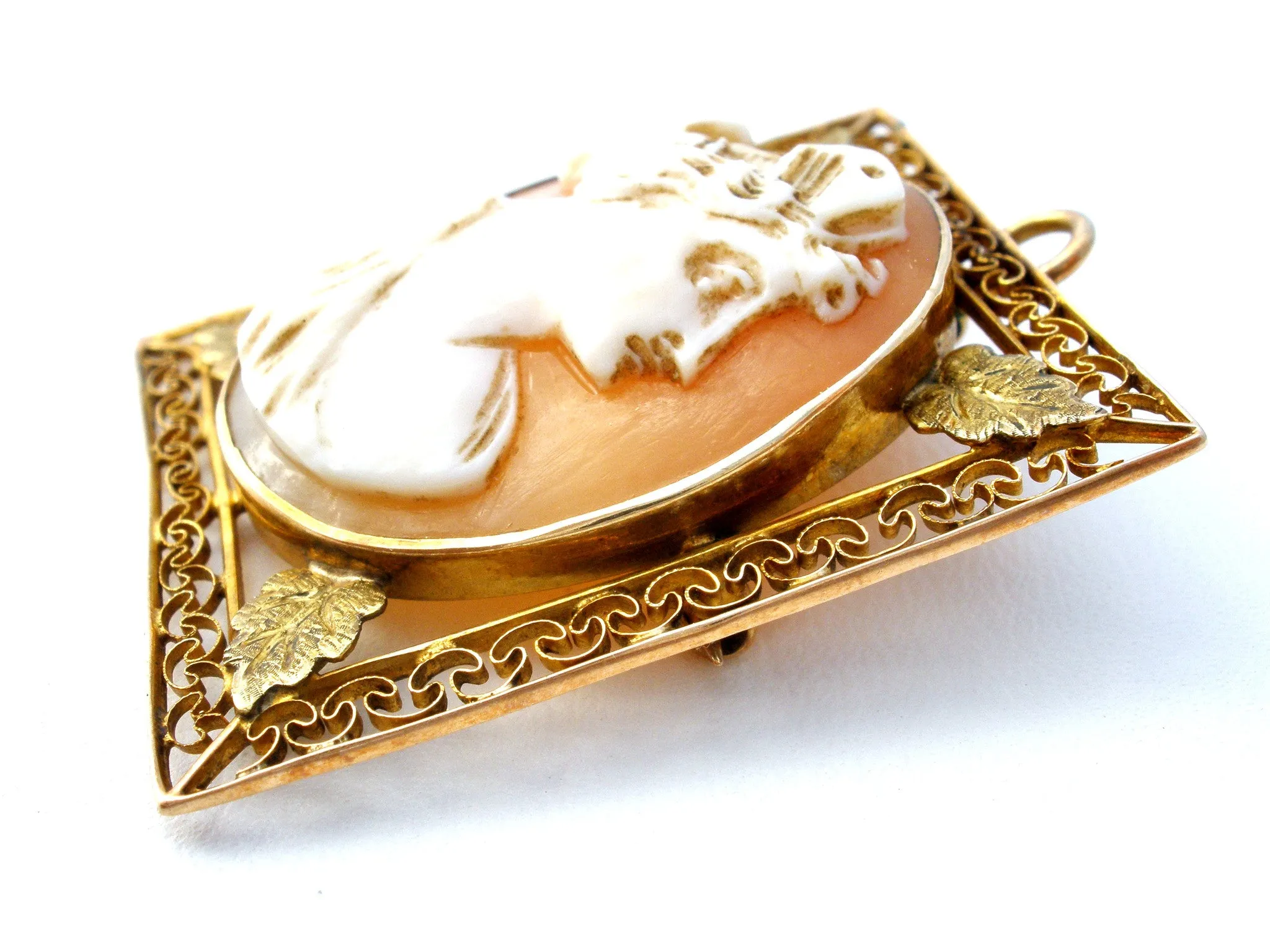 Cameo Pendant Brooch Victorian 10K Yellow Gold