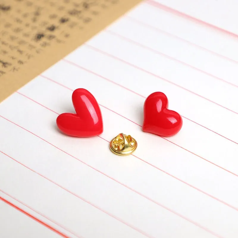 Cute Red Heart Shape Resin Brooch  for Lovers Gift Wedding Party Jewelry Brooch  Christmas New Year Gift