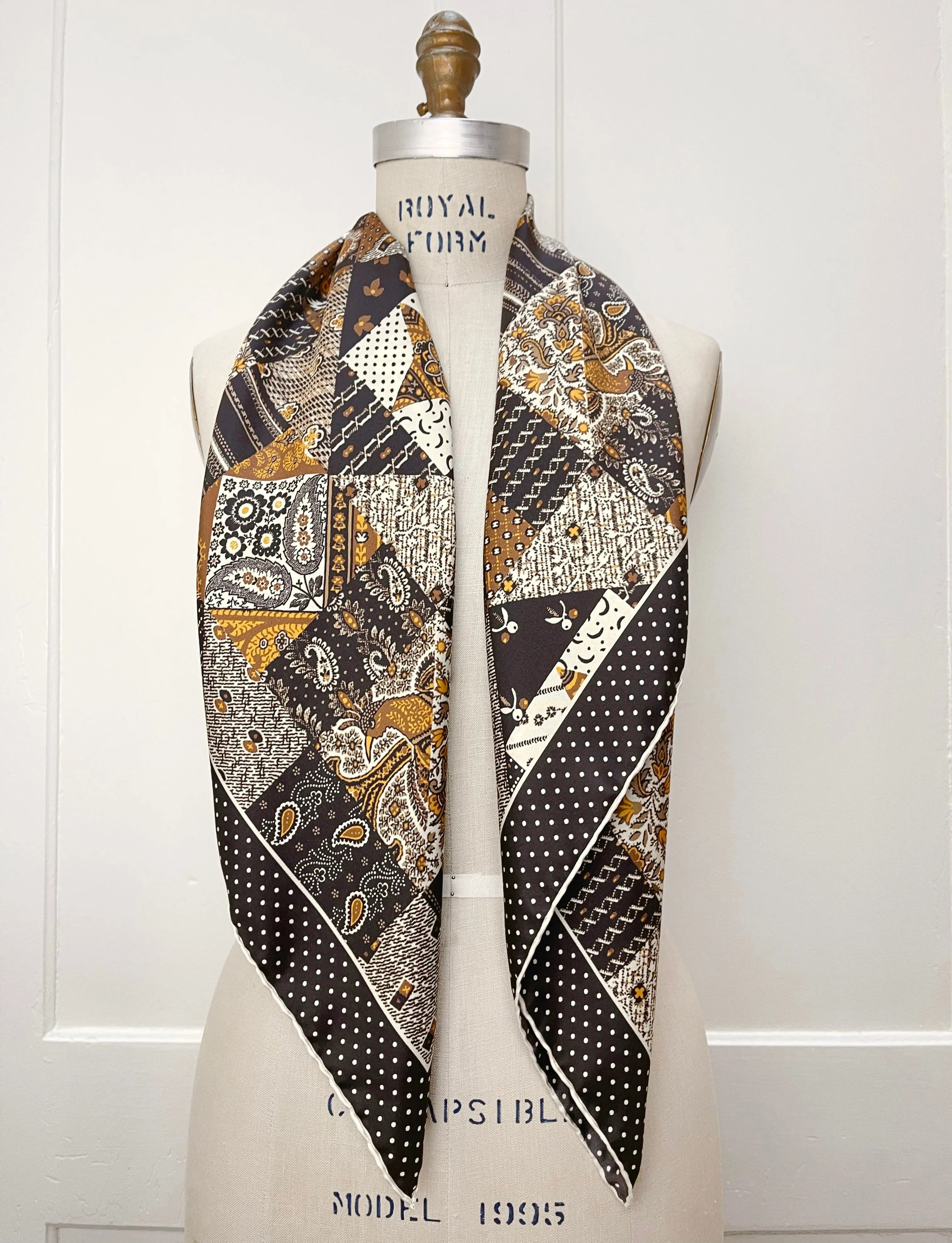 Elwyn New York Dapper Pastiche Scarf