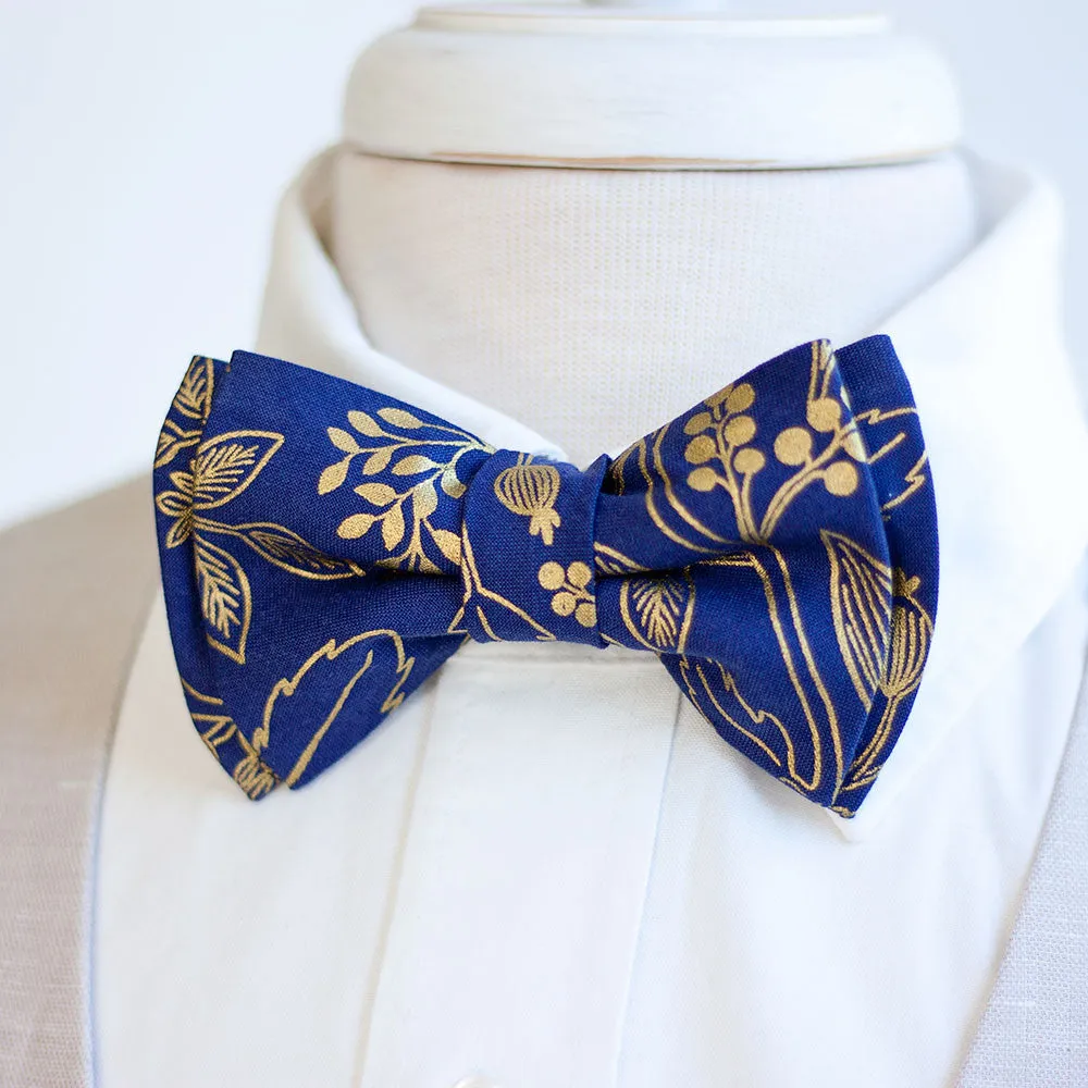 Men's Freestyle Self-Tie Bow Tie / Queen Anne In Navy And Metallic Gold