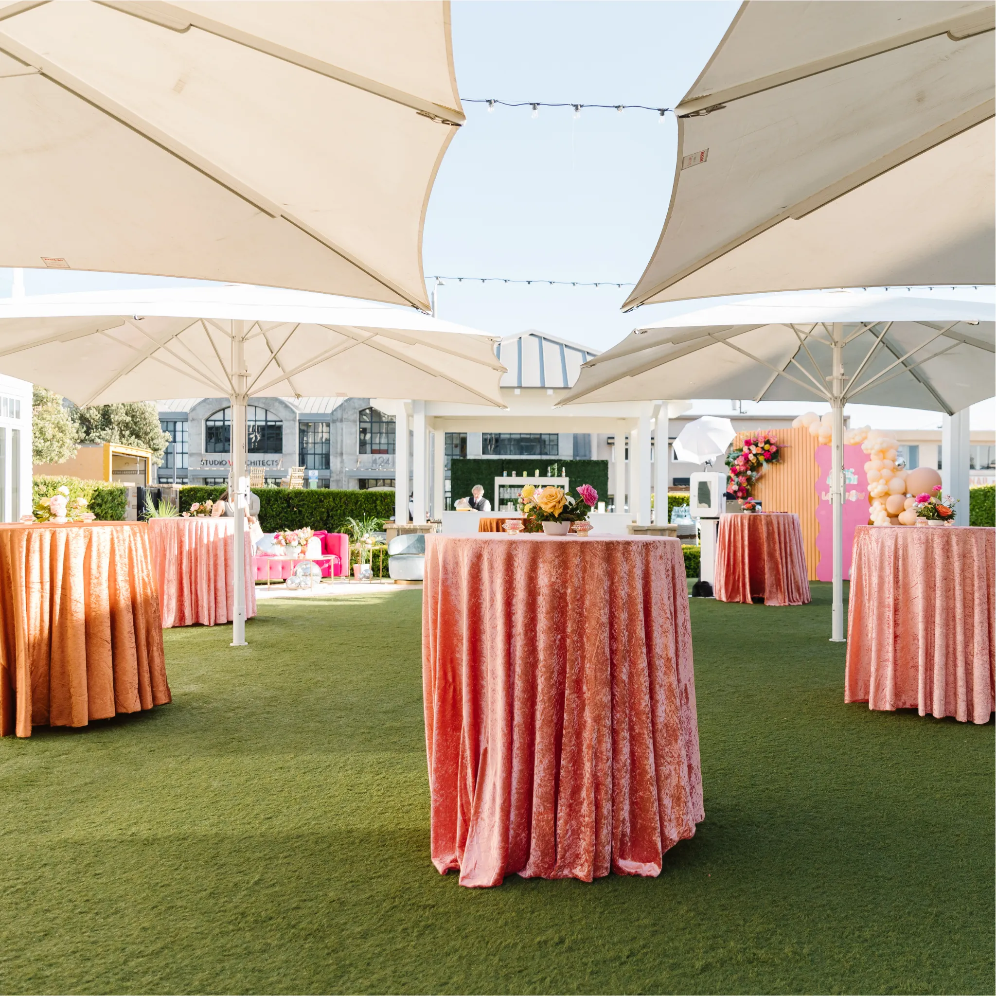 Velvet 132" Round Tablecloth - Coral