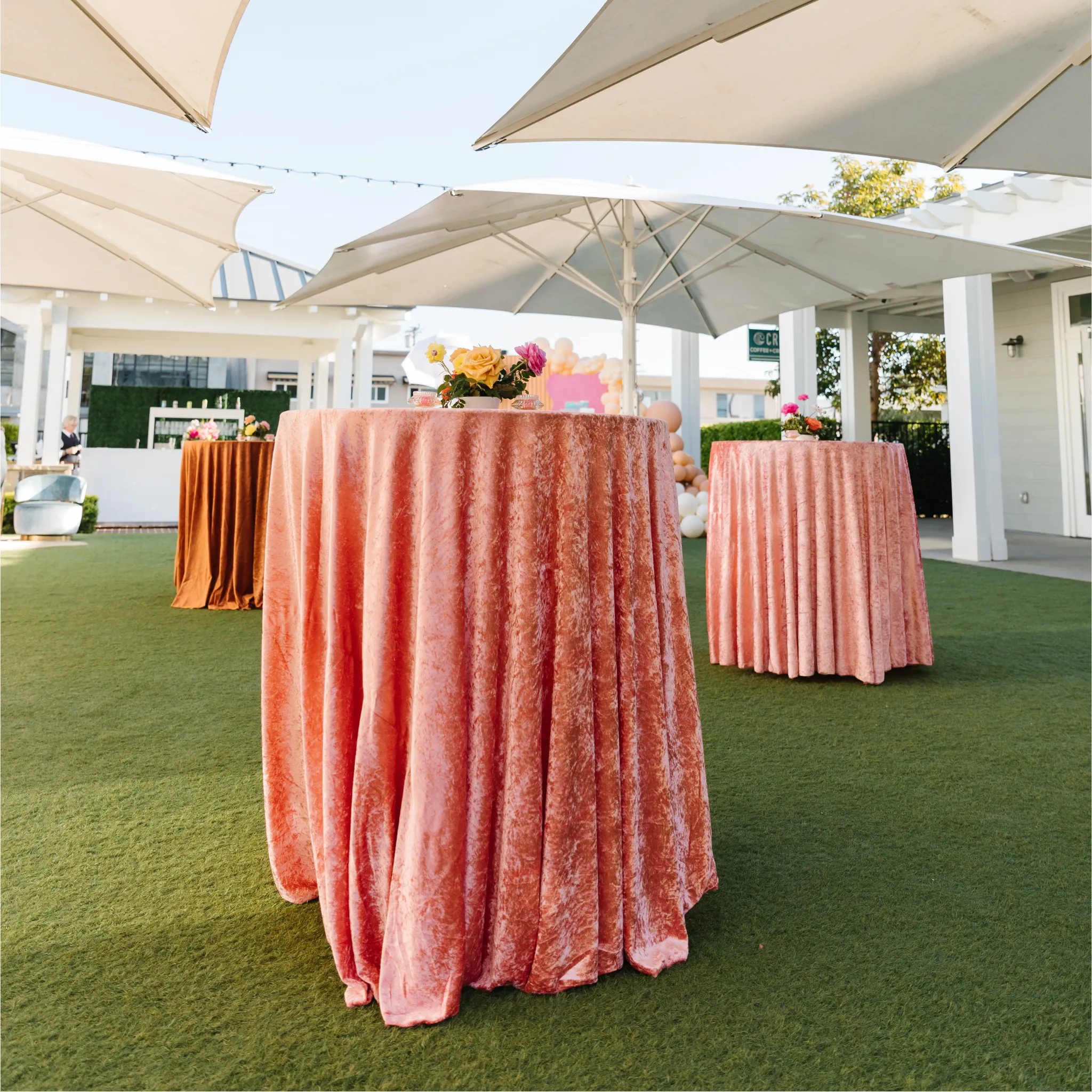 Velvet 132" Round Tablecloth - Coral